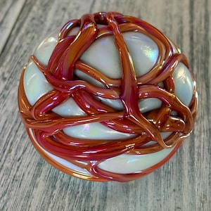 Vintage Gibson Paperweight: Rare 1990s Signed Iridescent Red & White Threaded Art Glass - Perfect for Collectors and Home Decor
