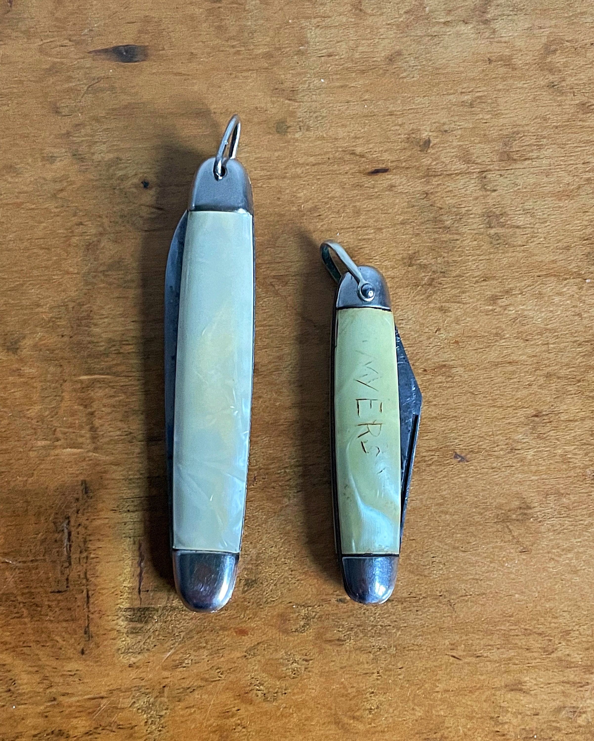 Vintage Pocket Knife Marked Hammer Brand. Two Blade Folding Pen Knife.  Folded Length 3. Good Working Order With Some Surface Rust 