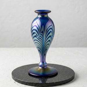 Vintage Steuben Style Art Glass Vase: Pulled Feather Iridescent Decor
