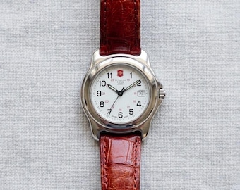 Vintage Victorinox Swiss Army Watch – White Dial, Brown Leather Strap