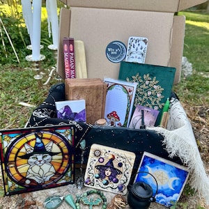 Häxlåda - Esoterisk mysterielåda: 20 produkter | Naturstenar, orakelkort, Palo Santo, smycken, armband och andra överraskningar…