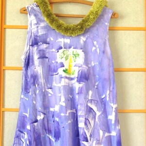 Palm tree on periwinkle (lei no included)