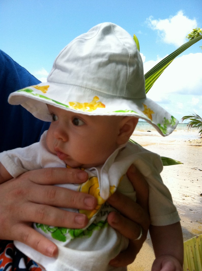 Chapeau de soleil pour enfant Chapeau de plage pour bébé Chapeau pour tout-petit Chapeau de plage Kauai Hawaii Chapeau peint à la main image 3