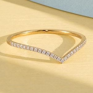 Anillo Wishbone, Banda de Chevron con Piedra Transparente de 1 mm en Oro Macizo de 10k/14k
