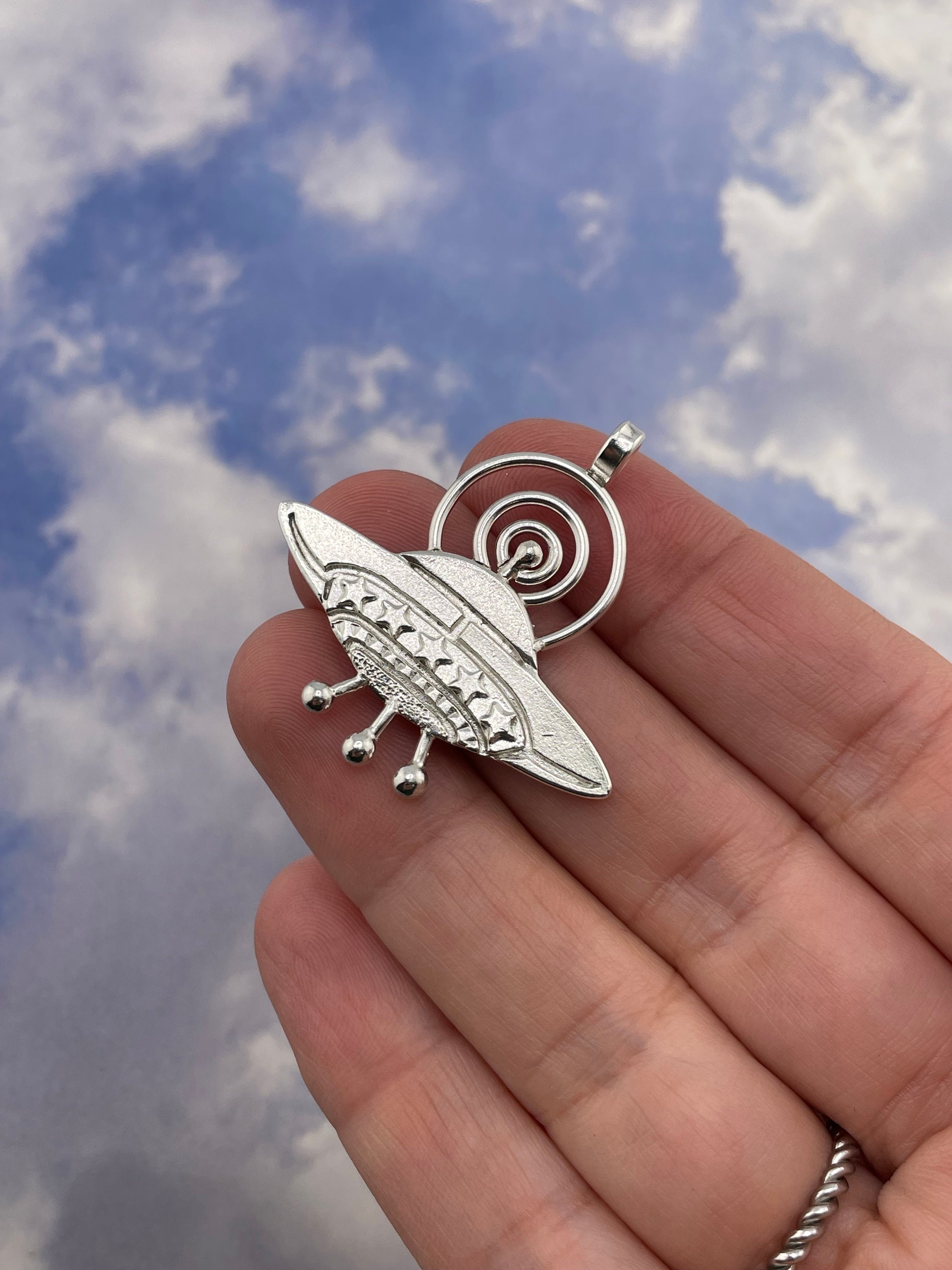 UFO Pendant - Etsy