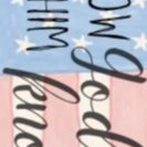 Peut inclure: Un marque-page rectangulaire vertical avec un motif de drapeau américain peint en bleu clair, blanc et rose pâle. Le texte noir indique TO KNOW GOD AND MAKE HIM KNOWN, suivi de CLASSICAL CONVERSATIONS 2026 inscrit en bas de l'objet.