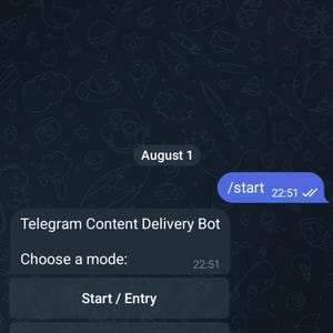 Op de afbeelding: Een donkerblauwe mobiele berichteninterface met een chatgeschiedenis met de tekst August 1, een verzonden bericht /start 22:51 en een botmenu met de opties Telegram Content Delivery Bot, Start / Entry, Observation en Random Card.