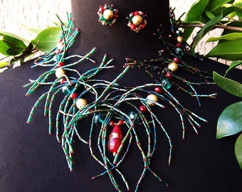 Green Spikey Necklace w/matching clip earrings