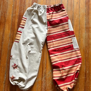Rode patchworkbroek | Gerecycled katoen uit een kringloopwinkel | Uniek exemplaar