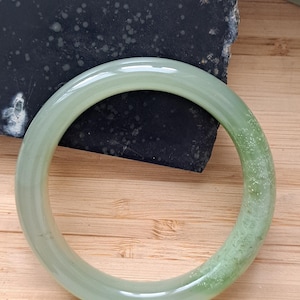 58.5mm Green nephrite bangle