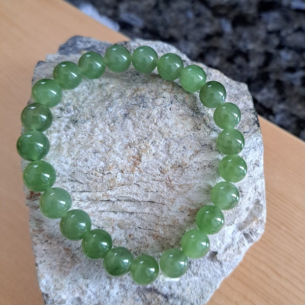 Siberian green chatoyant nephrite bracelet