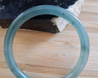 Pulseira de jadeíta azul da Guatemala de 54,5 mm