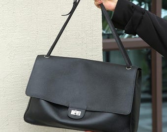 Borsa a tracolla minimalista in pelle di vacchetta nera, borsa tote in pelle capiente per tutti i giorni in ufficio, borsa da lavoro personalizzata