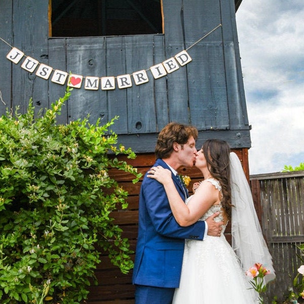 JUST MARRIED" - Wedding Garland - 4" x 4" inches Chipboard - Wedding banner - Rustic wedding - Vintage Wedding - Wedding Pennand