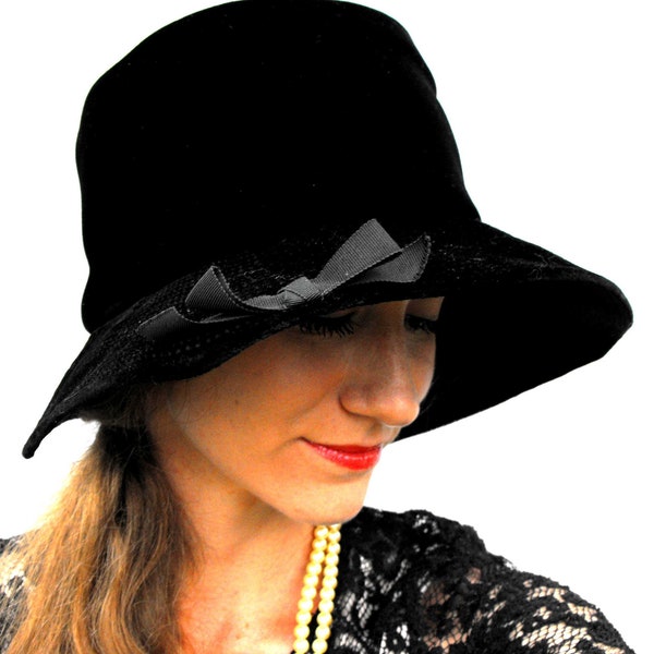 1940s Black Velvet Cloche Vintage Roaring Twenties Gatsby 1920s Flapper Wide Brim Bucket Hat Union Made Fashion Bow Velour Costume Millinery