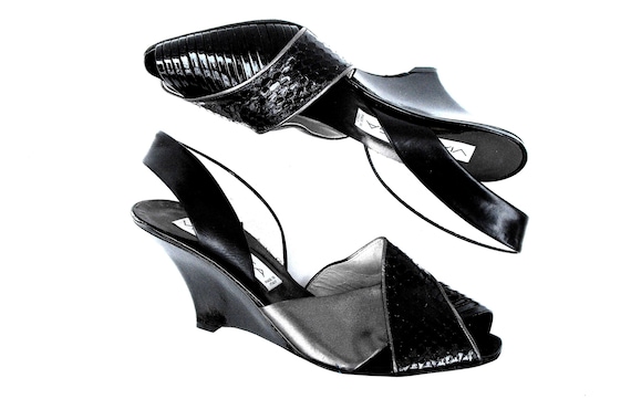 mens supportive sandals