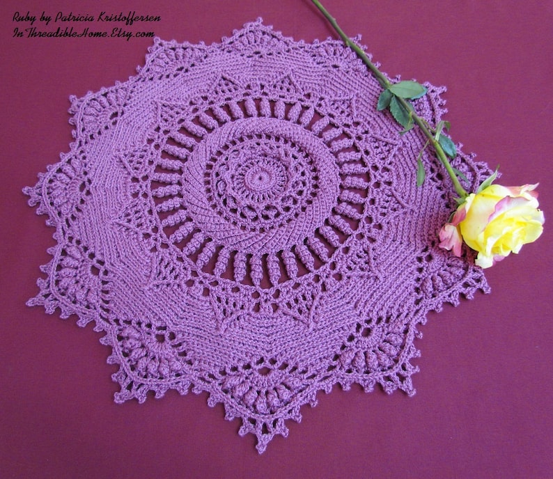Can you help me identify this stitch? Can you help me identify this stitch?