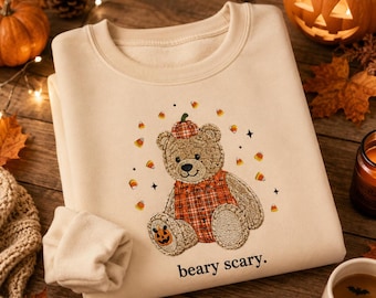 Felpa con orsetto ricamato Beary Scary, felpa con orso di Halloween, felpa girocollo beige, felpa autunnale carina, maglione autunnale accogliente