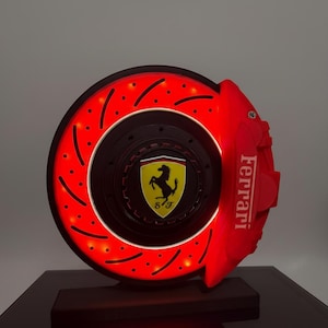 Ferrari LED-bromsskivlampa | 3D-utskriven skiva och bromsok | Med bordsstativ | USB-driven med strömbrytare