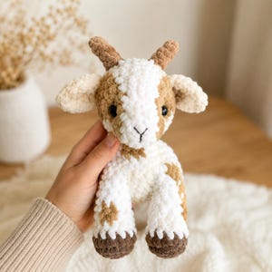 Schema per realizzare un amigurumi di capra all'uncinetto in formato PDF, un peluche facile per principianti (download digitale)