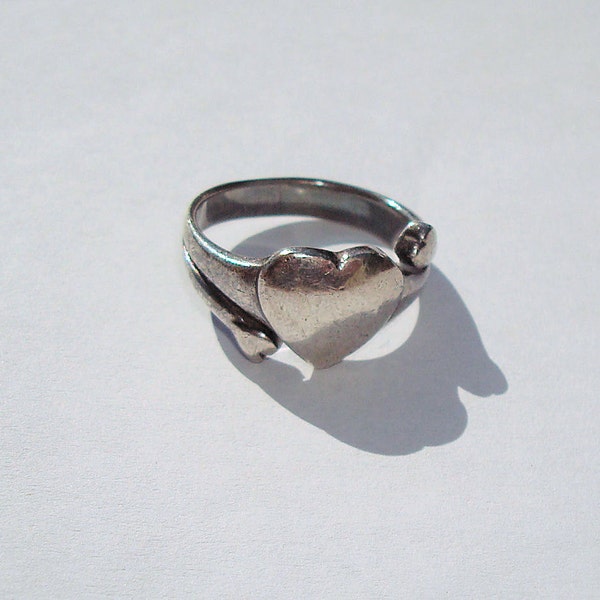 Thick Rustic Silver Pewter Large Heart Small Shooting Heart ring Ladies Size 7