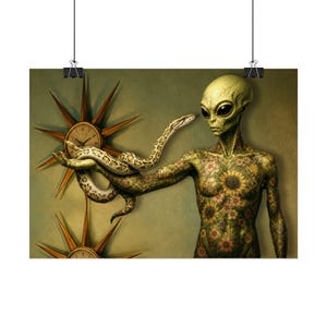 Pôster de Alienígena com Cobra – Extraterrestre Tatuado com Píton – Arte de Parede Retrô de Ficção Científica