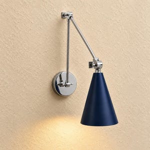 Modern svängarmslampa, justerbar kromläslampa, marinblå skärm