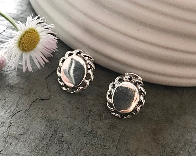 Sterling Silver Monogrammed Oval Stud Earrings With Rope Edging