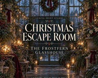 Puede incluir: Un juego de descarga digital titulado Christmas Escape Room: The Frostfern Glasshouse de Luniva Print Studio. La imagen muestra un invernadero de cristal decorado con coronas navideñas, lazos rojos y farolillos, para 2-6 jugadores, mayores de 10 años.
