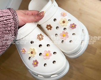 Set di 10 ciondoli per scarpe con fiori in resina multicolore