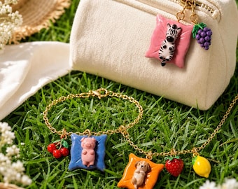 DIY-Mix-and-Match-Halskette mit Tier-, Kissen- und Fruchtanhängern, Hunde-, Schweine- und Zebra-Anhängern sowie Taschen- und Armbandanhängern – ein süßes Sommer-Schmuckgeschenk für Sie