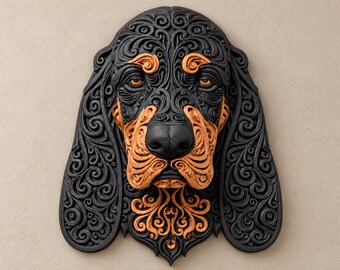 Può includere: Una scultura da parete raffigurante una testa di cane con intricati motivi a volute neri e color cuoio. Il design è composto da elementi in filigrana stratificati e vorticosi che formano le orecchie, il muso e i tratti del volto in rilievo.