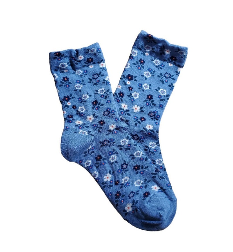 Floral Pattern Socks Lightweight Crew Socks Sneaker Socks Floral Socks Daisy Flower Women Socks All-Season Socks Gifts for her Blue