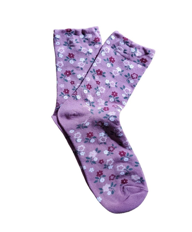 Floral Pattern Socks Lightweight Crew Socks Sneaker Socks Floral Socks Daisy Flower Women Socks All-Season Socks Gifts for her Pink