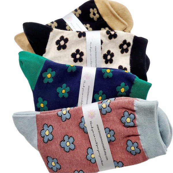 CUTE Floral Pattern Socks | Lightweight Crew Socks | Sneaker Socks | Floral Socks |Daisy Flower Women Socks| All-Season Socks| Novelty Socks