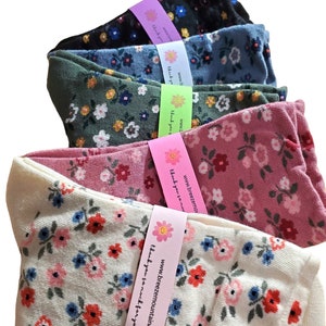 Floral Pattern Socks | Lightweight Crew Socks | Sneaker Socks | Floral Socks |Daisy Flower Women Socks | All-Season Socks| Gifts for her