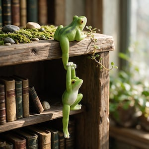 Double Hanging Frog Figurines,Whimsical Climbing Frog Decor,Cute Plant Pot Ornament for Garden Patio Yard,Bookshelf Accessor,Frog Lover Gift