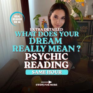 Puede incluir: Una persona sostiene una carta de tarot con una figura de rey, con textos superpuestos: REAL READER NO AI, EXTRA DETAILED WHAT DOES YOUR DREAM REALLY MEAN? PSYCHIC READING SAME HOUR, y SWIPE FOR MORE con una flecha blanca a la derecha.