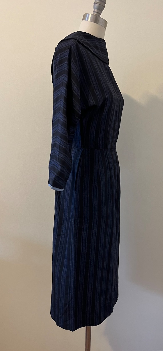 Late 50s/ early 60s blue and black wiggle dress w… - image 4