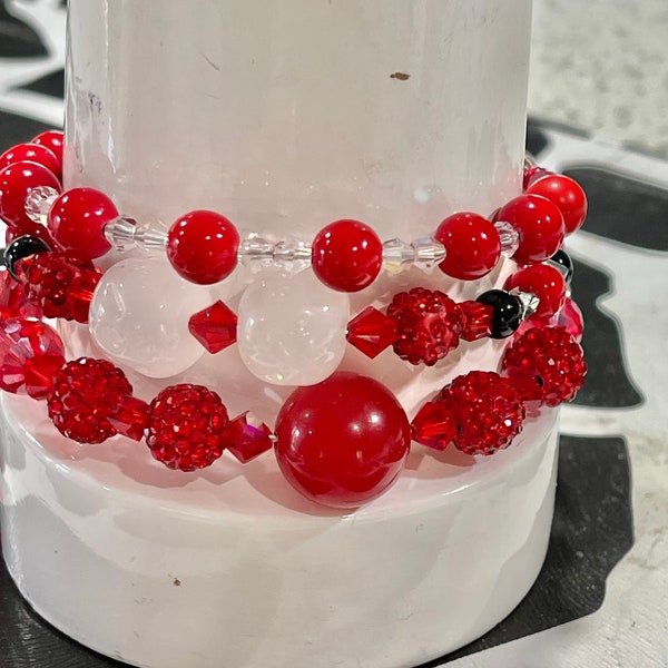 Nouveaux cristaux Swarovski rouges / perles de verre transparentes blanches Miram Haskell / bracelet à breloques en strass à breloques talon haut