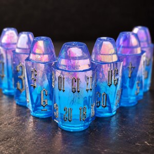 Gotisches Würfelset aus Kunstharz, Polyedrische Würfel, Sammlerstück für Rollenspiele, Zubehör für düstere Fantasy-Tabletop-Spiele, Geschenkidee für D&D-Spieler