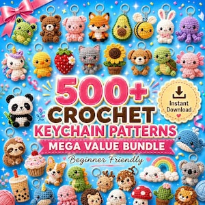 Op de afbeelding: Een digitale collectie van 500+ haakpatronen voor sleutelhangers met diverse amigurumi-ontwerpen zoals dieren, voedsel en planten. De afbeelding toont kleurrijke gehaakte figuren op een blauwe achtergrond.