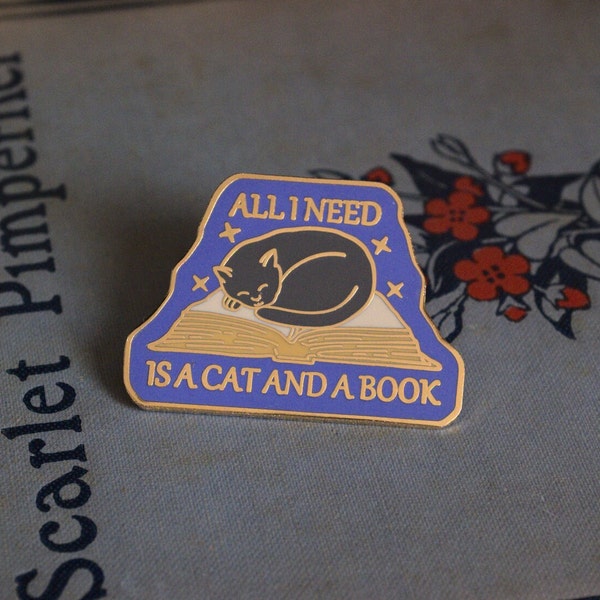 必要なのは猫と本ピンだけ