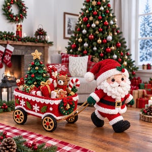 以下が含まれることがあります： かぎ針編みのサンタクロースの人形が、クリスマスツリー、テディベア、ジンジャーブレッドマン、プレゼントを載せた赤いワゴンを引いています。ワゴンには白い雪の結晶模様、緑のヒイラギの葉、リースがあしらわれています。