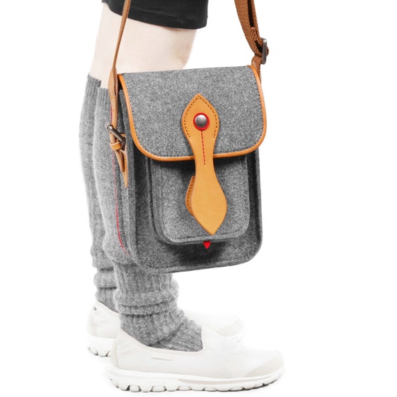 Ipad mini messenger outlet bag