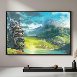 Peut inclure: Une impression d'art mural encadrée rectangulaire représentant une illustration détaillée d'un château mécanique complexe à plusieurs niveaux situé sur une colline herbeuse surplombant un lac et une grande chaîne de montagnes sous un ciel bleu.