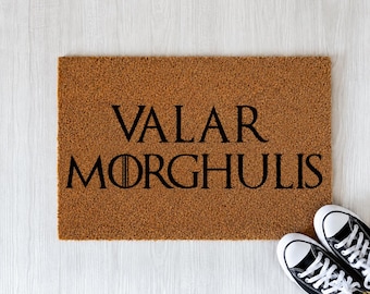 Valar Morghulis Fußmatte Kokos – Game of Thrones inspirierte Türmatte – Lustige Fußmatte für Haustür – Geschenk für GoT Fan