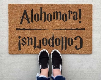 Colloportus Alohomora Fußmatte – Magische Kokosmatte – Geschenk für Zauberer & Magie Fans – Lustiges Einzugsgeschenk