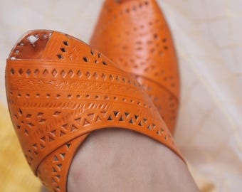 Handcrafted Vegan Leather Peep Toe Khussa for Women | Wedding Mojari Shoes | Punjabi Jutti