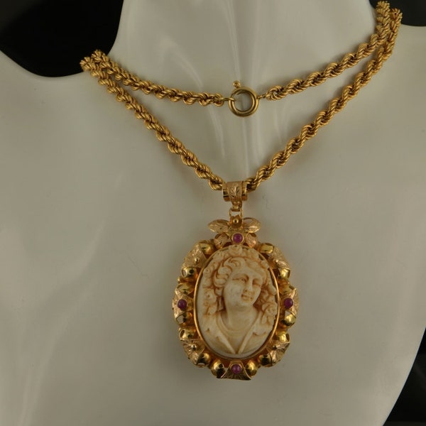 Magnificent Victorian museum quality large cameo medallion and rope chain